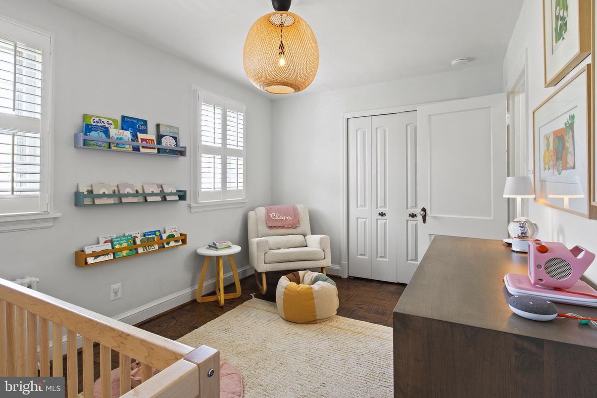 Interior, Pendant Lights, Wood Texture Flooring
