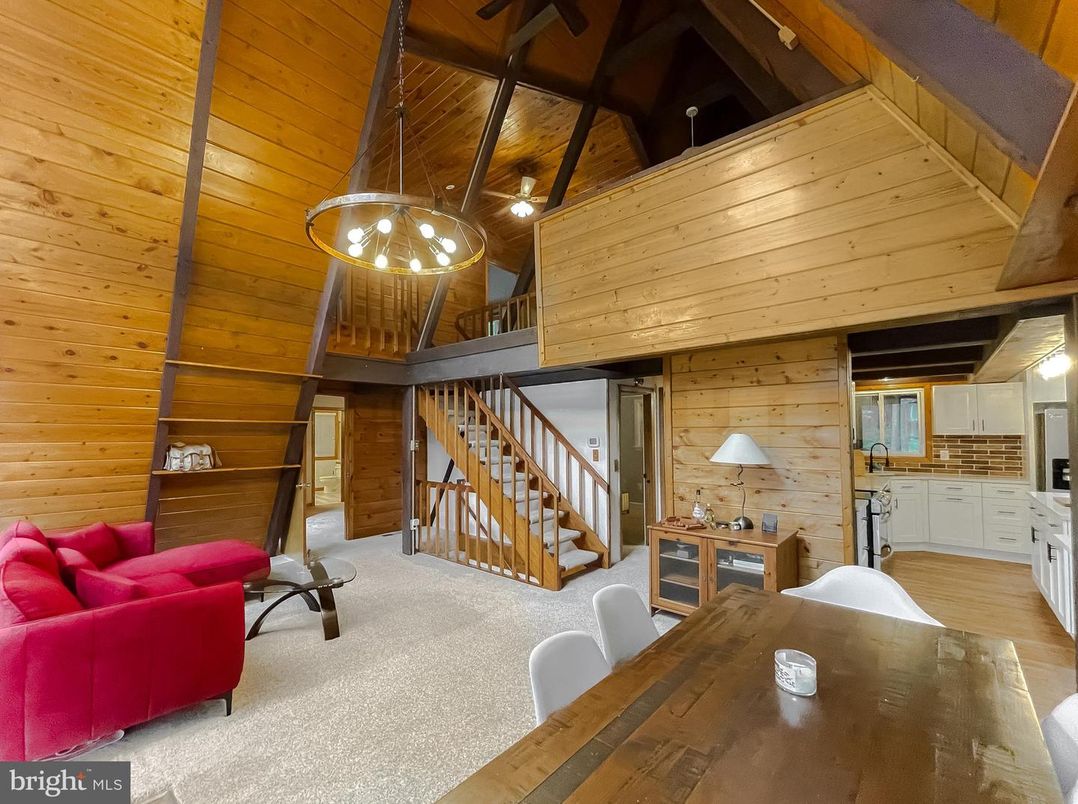 Dining room, Interior, Living room, Pendant Lights, Wooden Beams, Wooden Ceilings, Wood Texture Flooring, Wooden Walls
