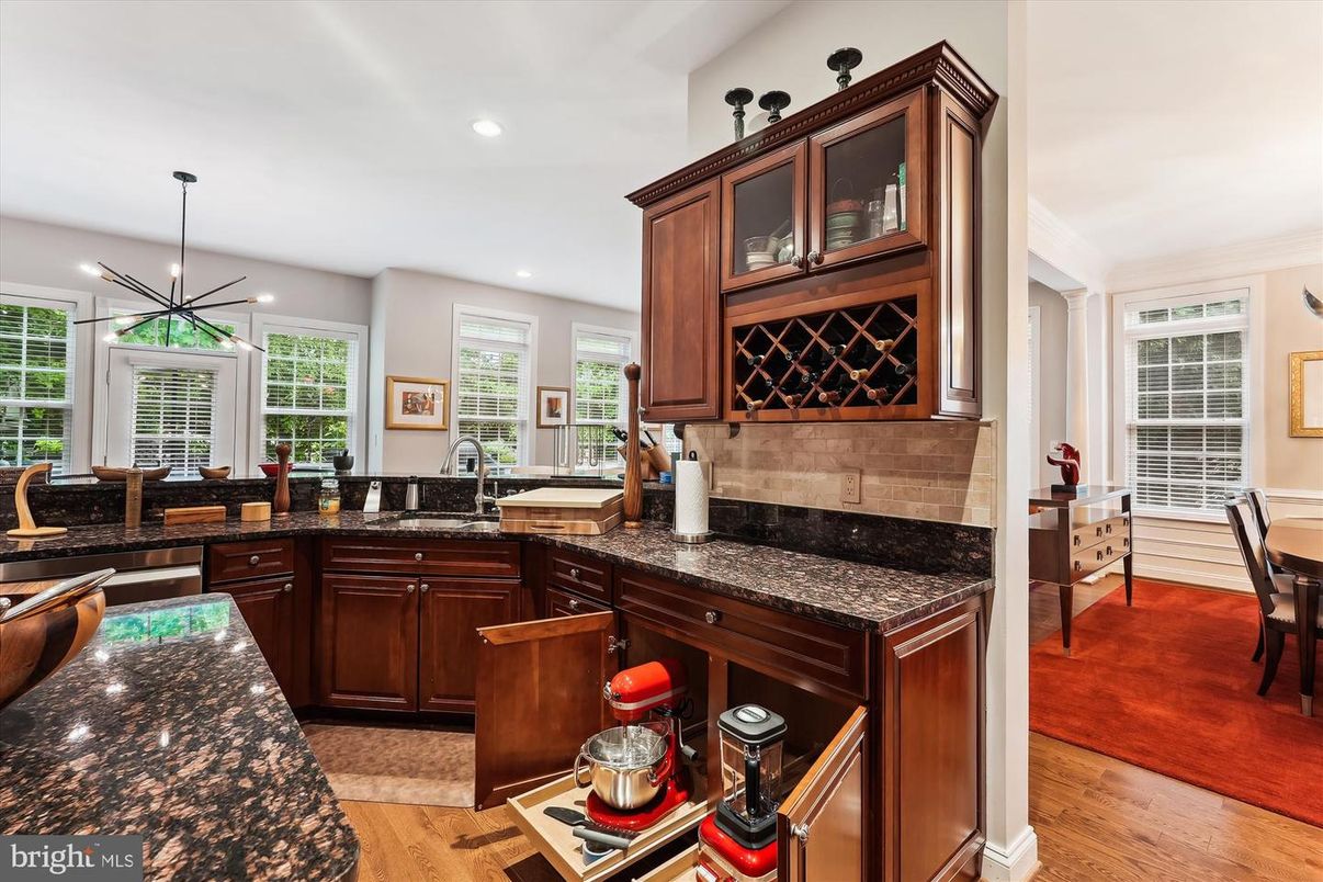 Dining room, Interior, Kitchen, Pendant Lights, Recessed Lighting, Wood Texture Flooring