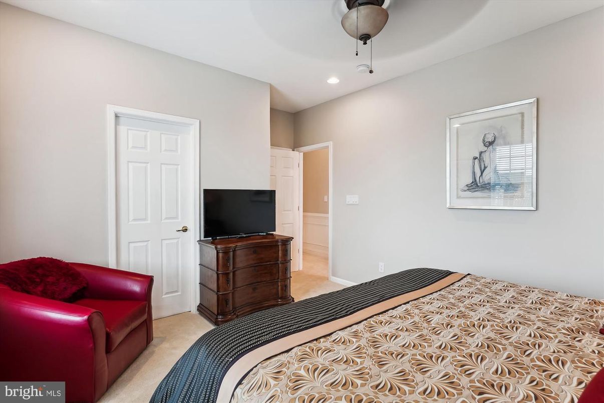Bedroom, Interior, Recessed Lighting