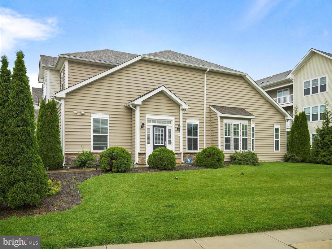 Exterior, Facade, American Craftsman