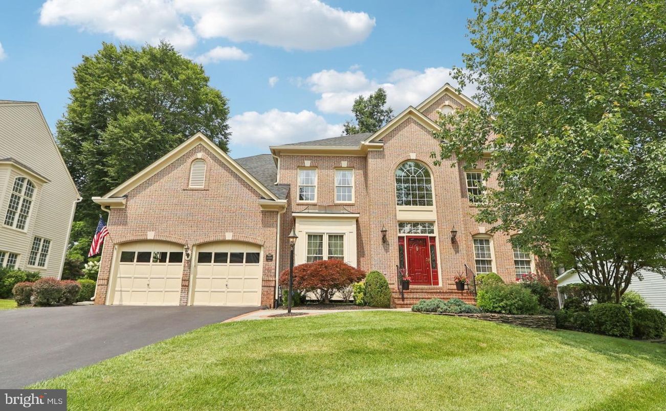 Attached, Exterior, Facade, Brick Facade, Brick Traditional