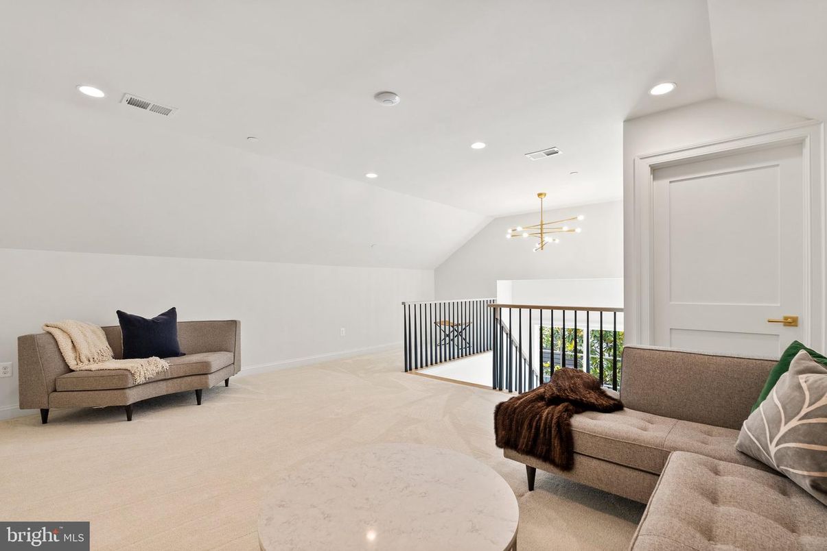 Interior, Living room, Pendant Lights, Recessed Lighting