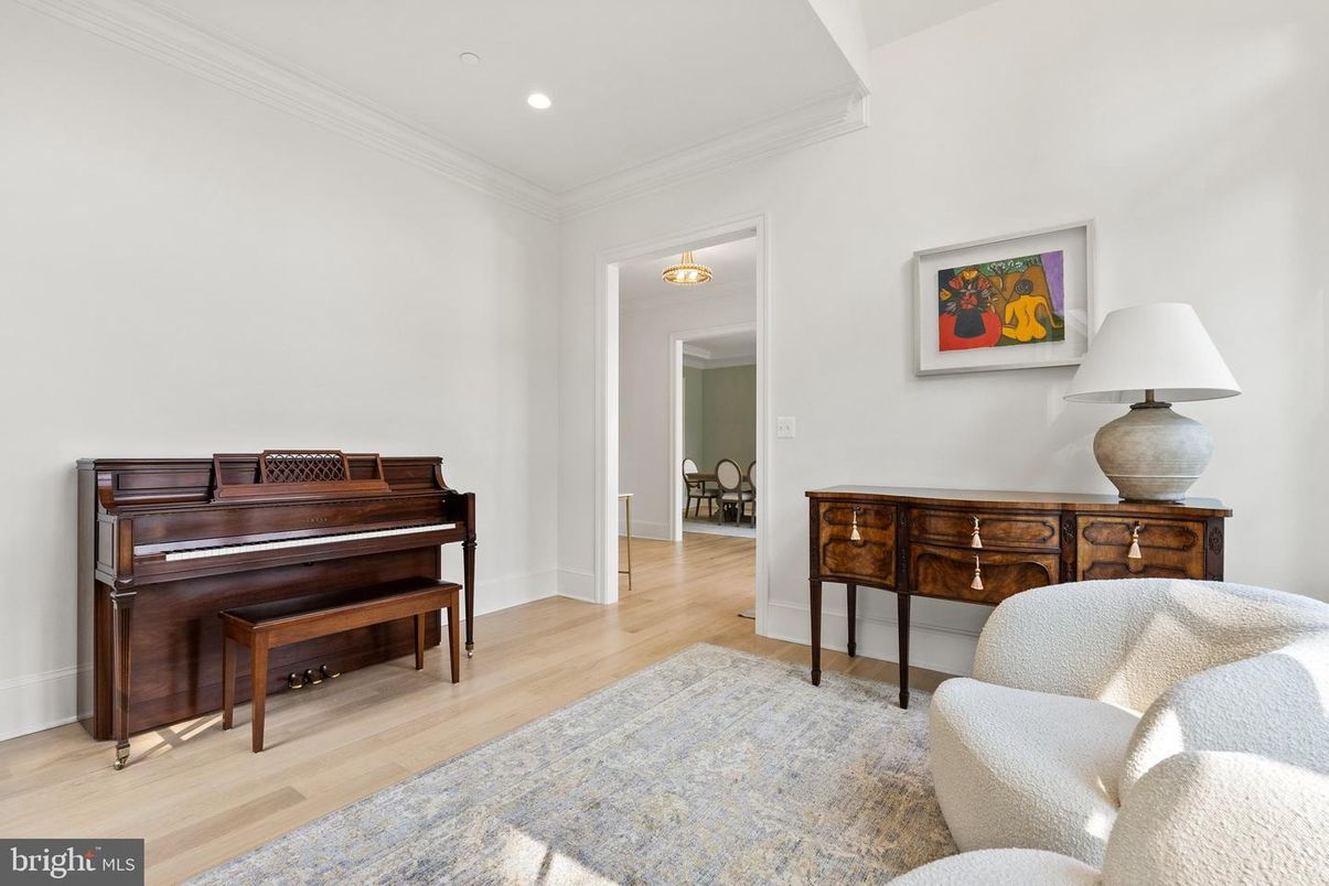 Interior, Piano, Recessed Lighting, Wood Texture Flooring