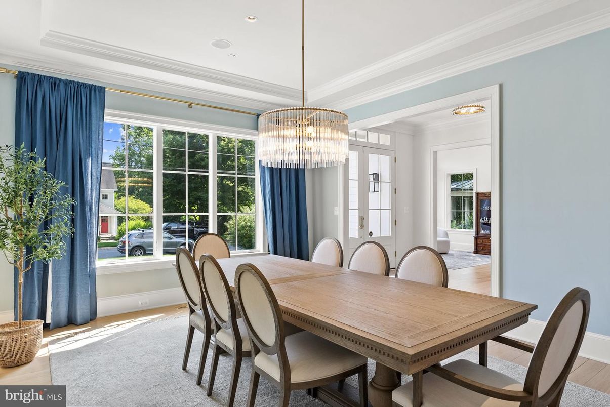 Chandelier, Dining room, Interior, Recessed Lighting, Wood Texture Flooring