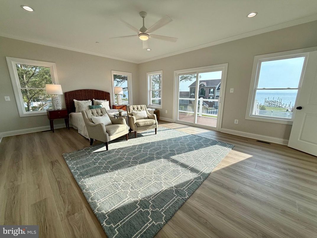 Bedroom, Interior, Recessed Lighting, Water, Wood Texture Flooring