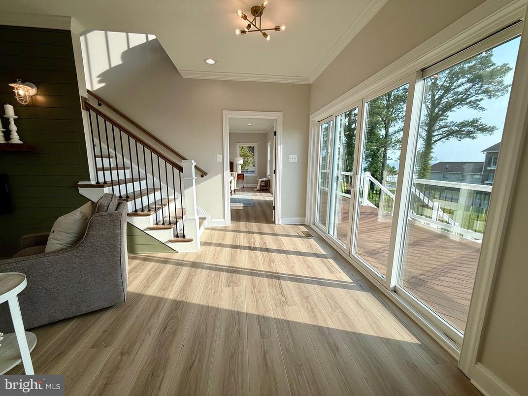 Interior, Recessed Lighting, Wood Texture Flooring