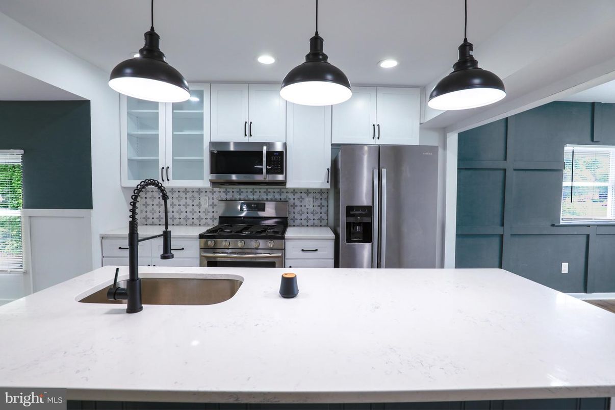 Interior, Kitchen, Pendant Lights, Recessed Lighting, Stainless Steel Appliances