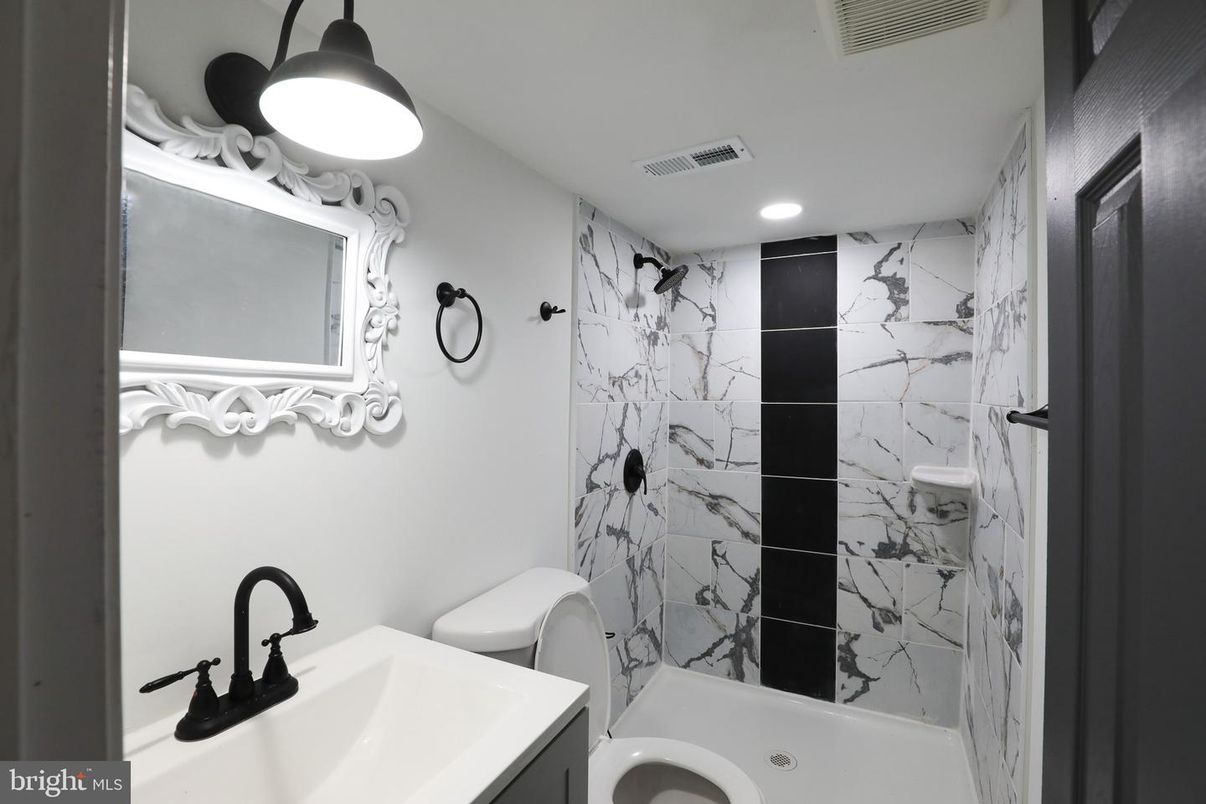 Bathroom, Interior, Marble Walls, Recessed Lighting