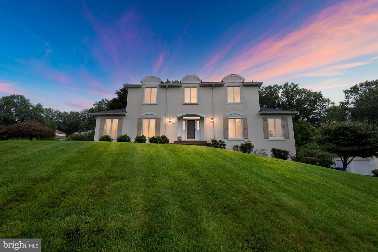 Backyard, Exterior, Facade, Mediterranean