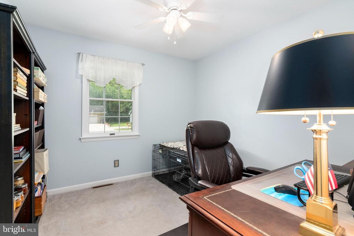 Home Office, Interior