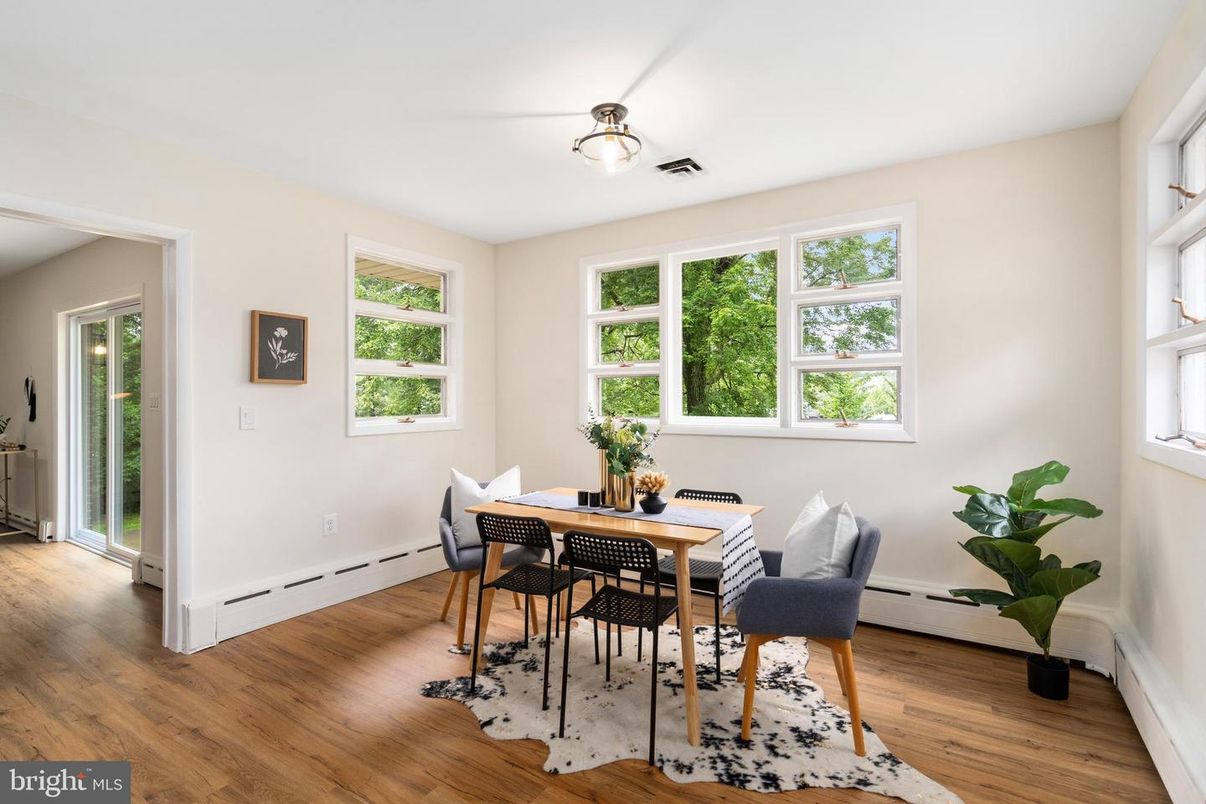 Dining room, Interior, Wood Texture Flooring
