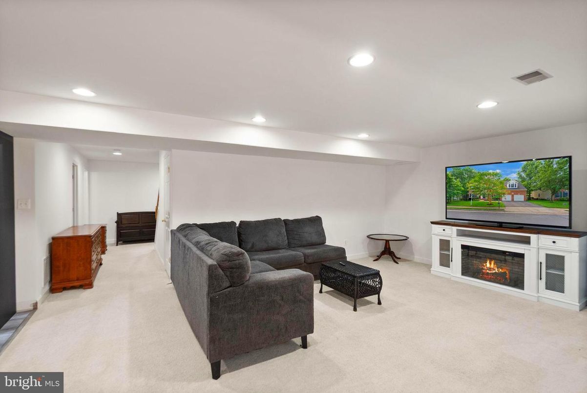 Fireplace, Interior, Living room, Recessed Lighting