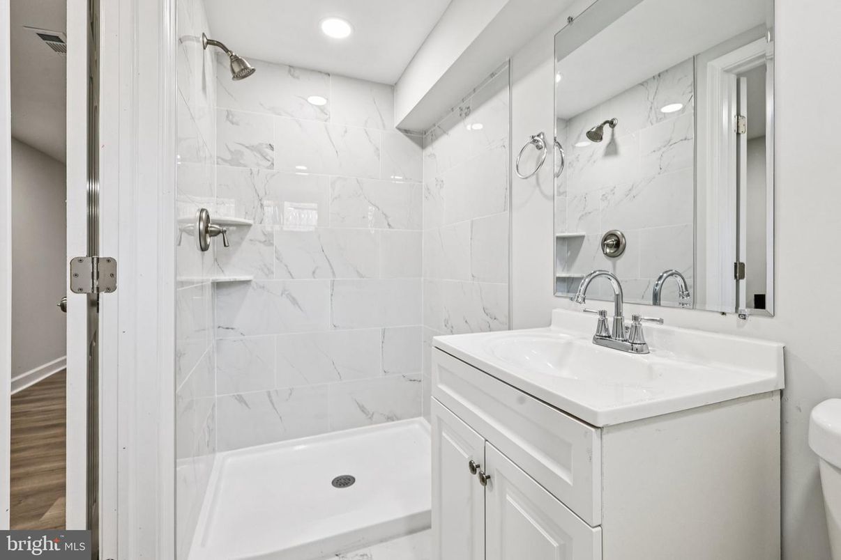 Bathroom, Interior, Marble Walls, Recessed Lighting, Wood Texture Flooring