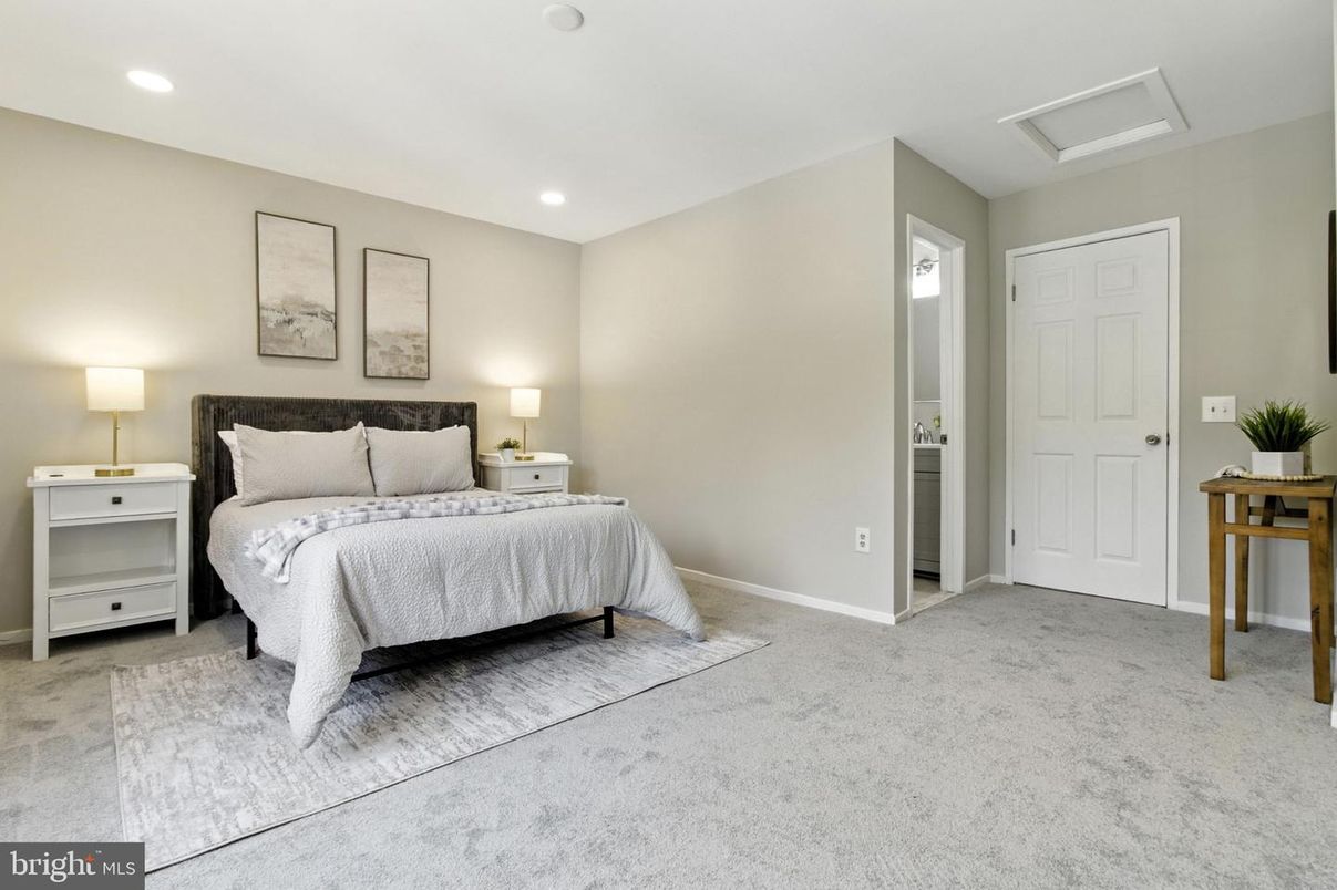 Bedroom, Interior, Recessed Lighting
