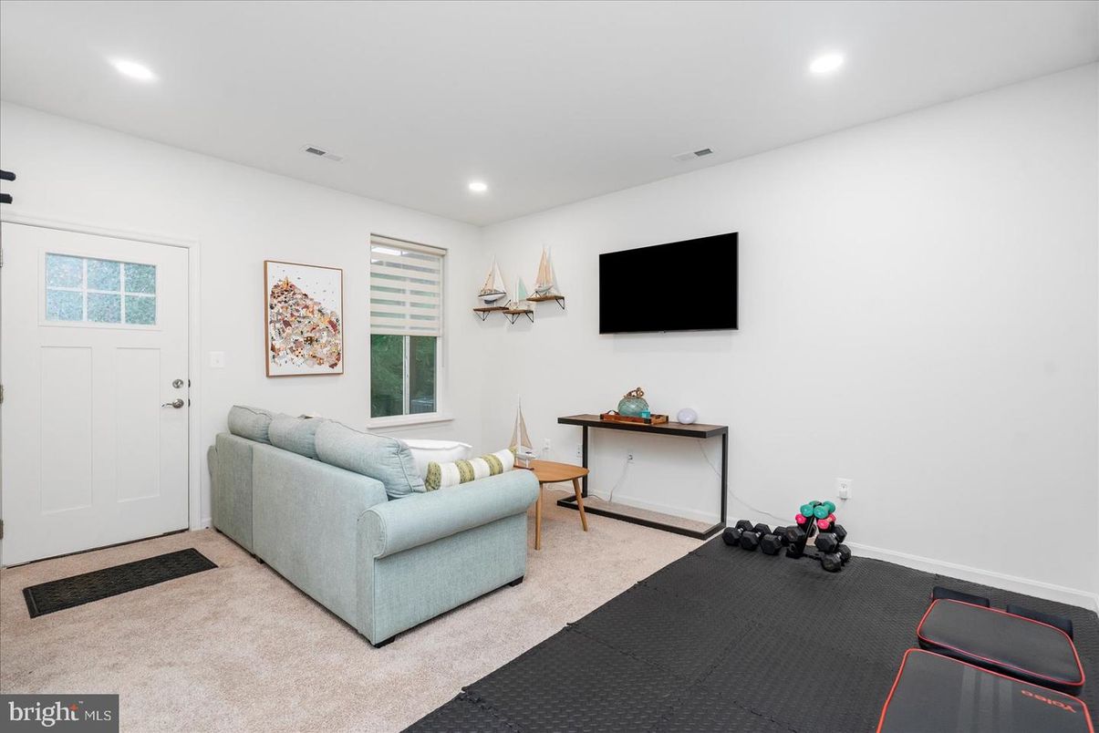Fitness Equipment, Interior, Recessed Lighting