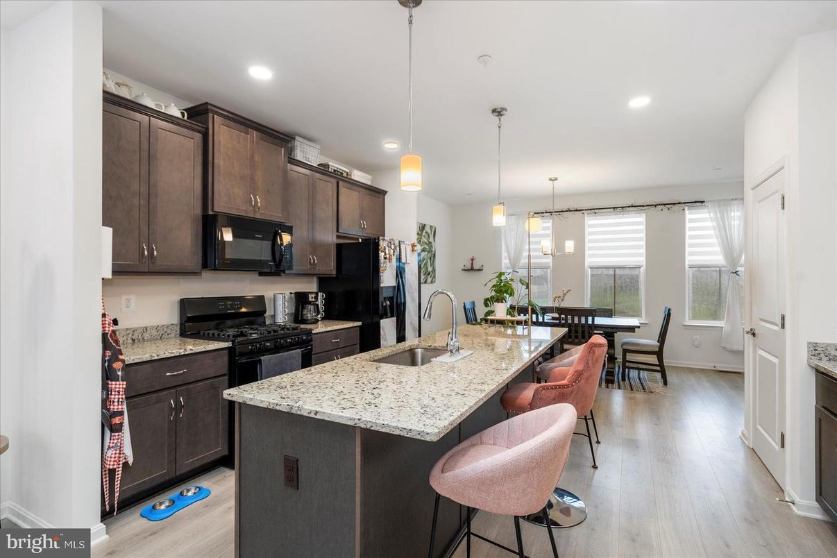 Dining room, Interior, Kitchen, Pendant Lights, Recessed Lighting, Wood Texture Flooring