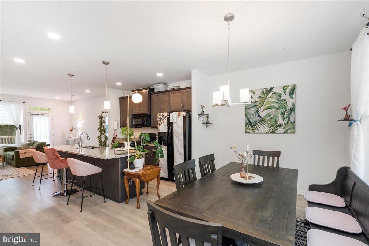 Dining room, Interior, Kitchen, Living room, Pendant Lights, Recessed Lighting, Wood Texture Flooring