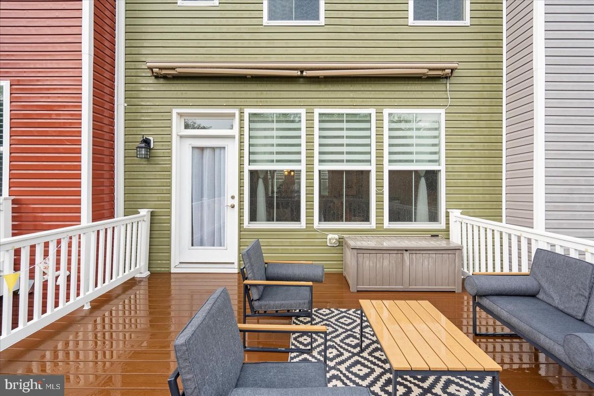 Exterior, Wood Texture Flooring