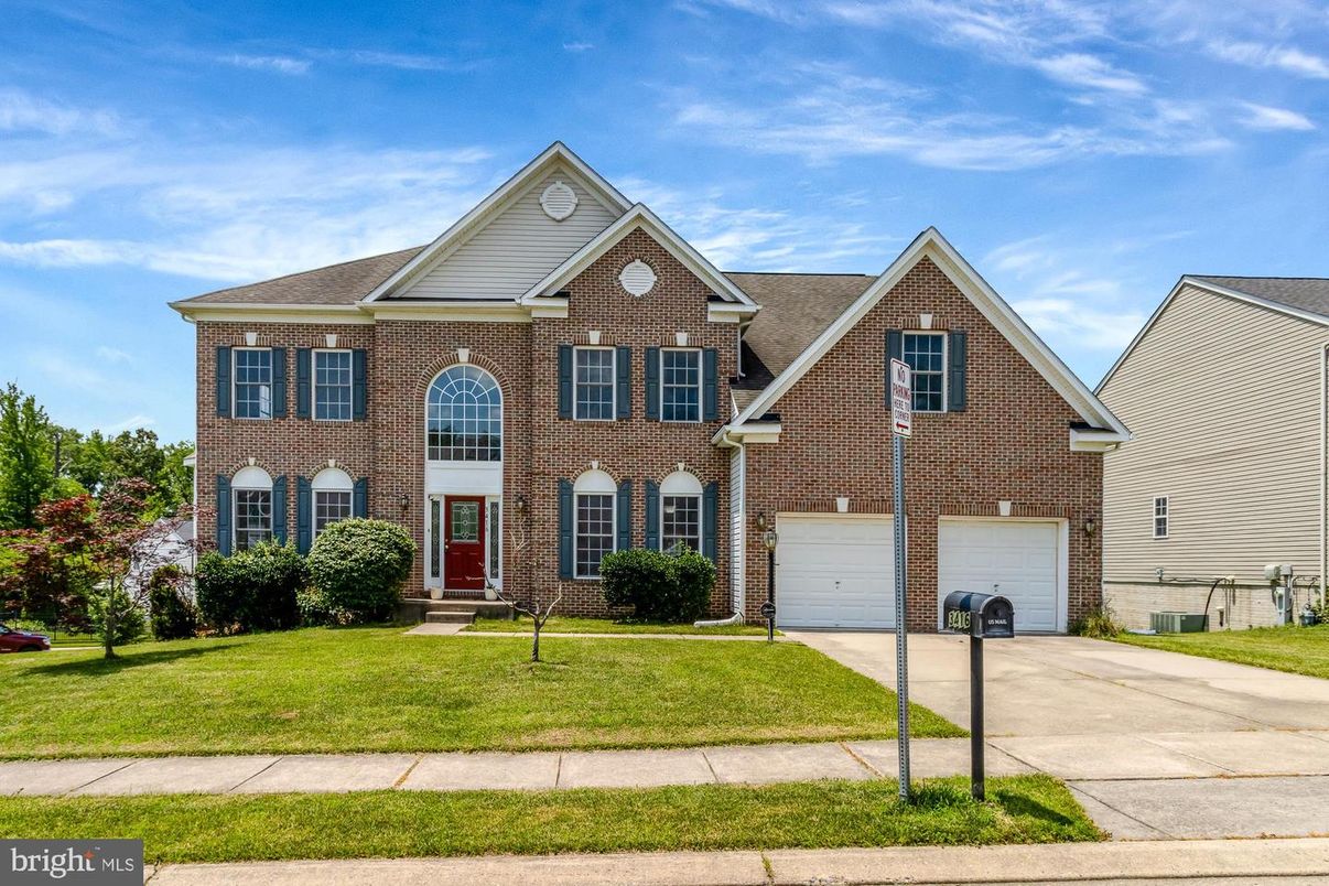 Attached, Exterior, Facade, Brick Facade, Brick Traditional