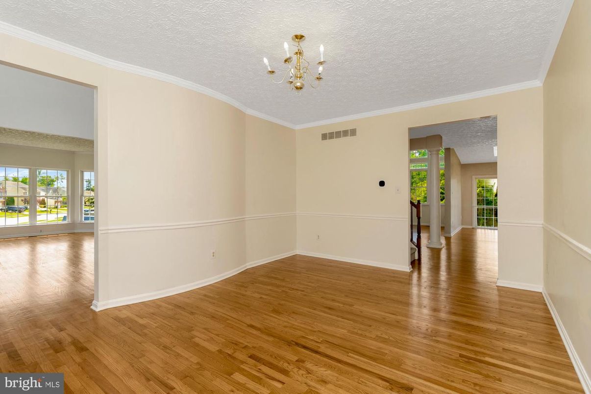 Chandelier, Empty room, Interior, Wood Texture Flooring
