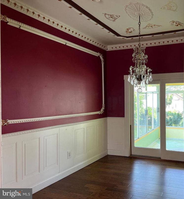 Chandelier, Empty room, Interior, Wood Texture Flooring