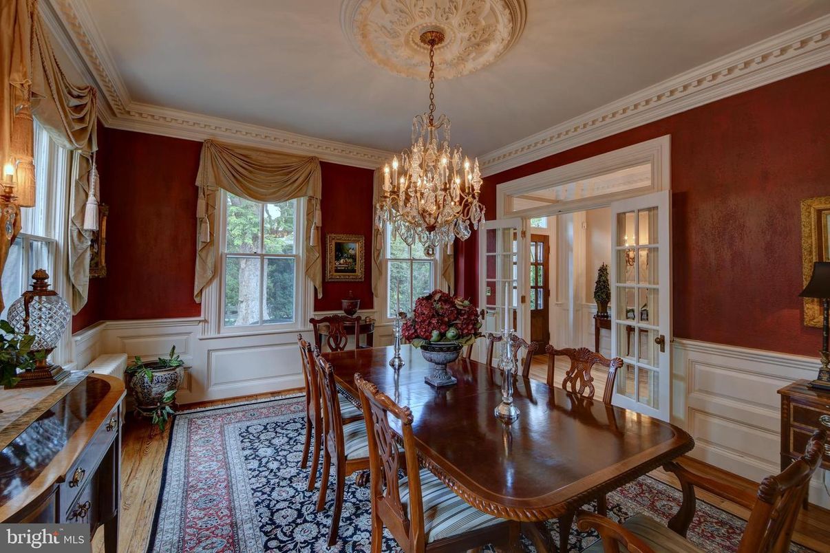 Chandelier, Dining room, Interior, Wood Texture Flooring