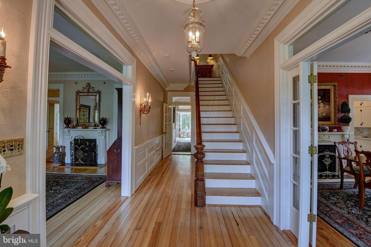 Chandelier, Fireplace, Interior, Wood Texture Flooring