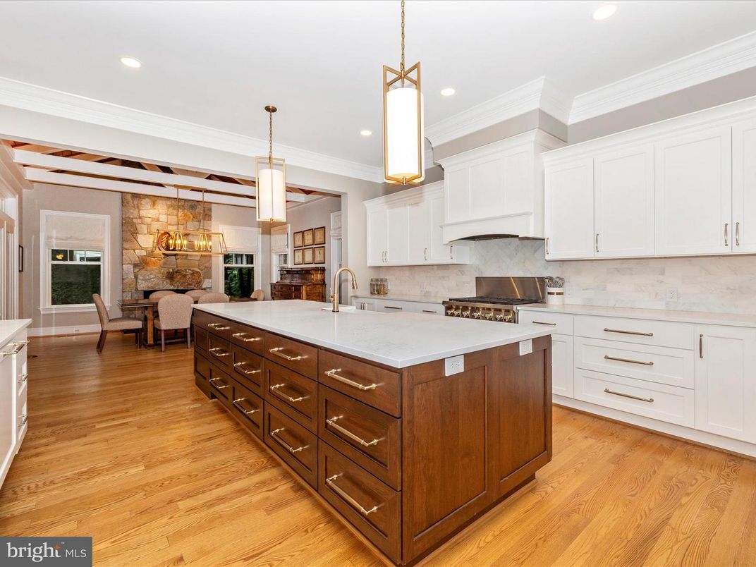 Dining room, Interior, Kitchen, Pendant Lights, Recessed Lighting, Stainless Steel Appliances, Stone Walls, Wood Texture Flooring