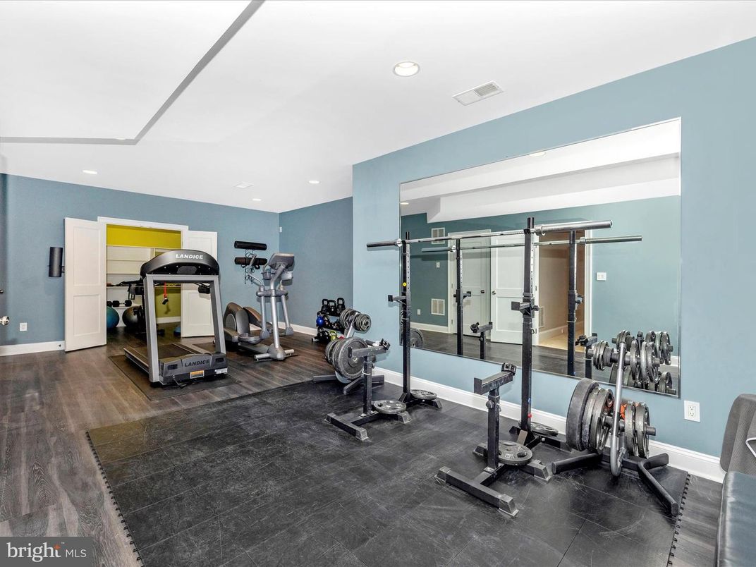 Fitness Equipment, Interior, Recessed Lighting, Wood Texture Flooring