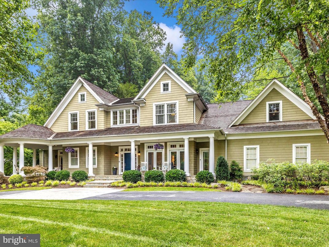 Exterior, Facade, Farmhouse