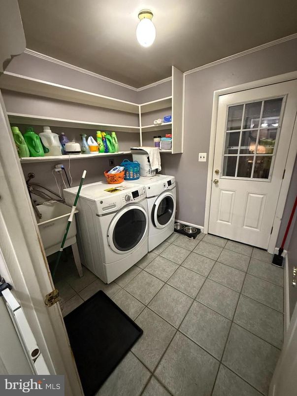 Interior, Washer