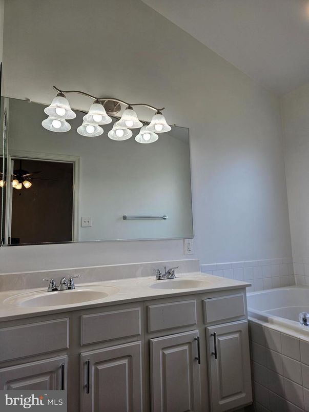 Bathroom, Dual Sink Vanities, Interior