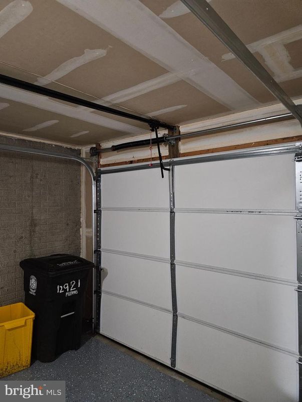 Garage, Interior