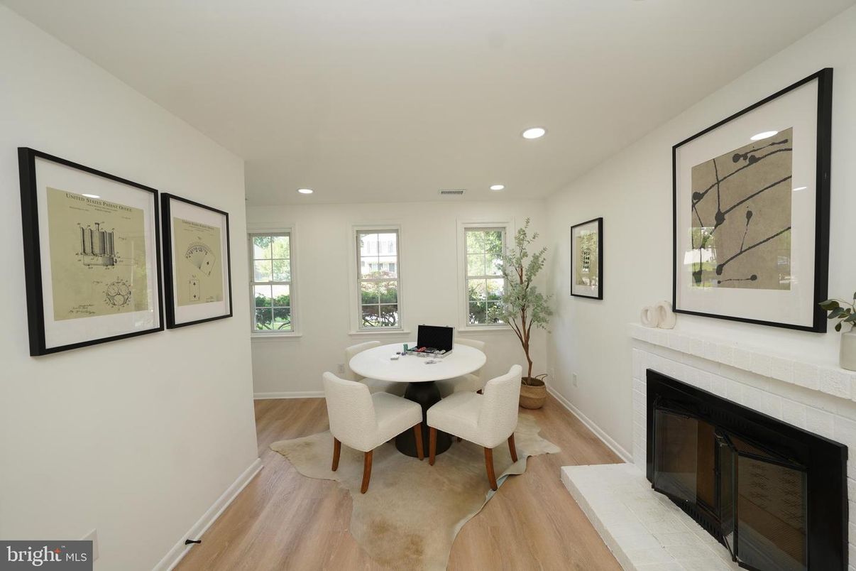 Dining room, Fireplace, Interior, Recessed Lighting, Wood Texture Flooring