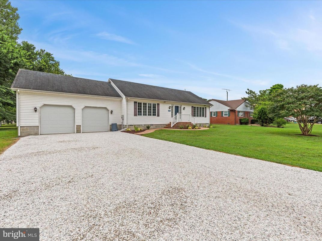 Attached, Backyard, Exterior, Facade, Cape Cod