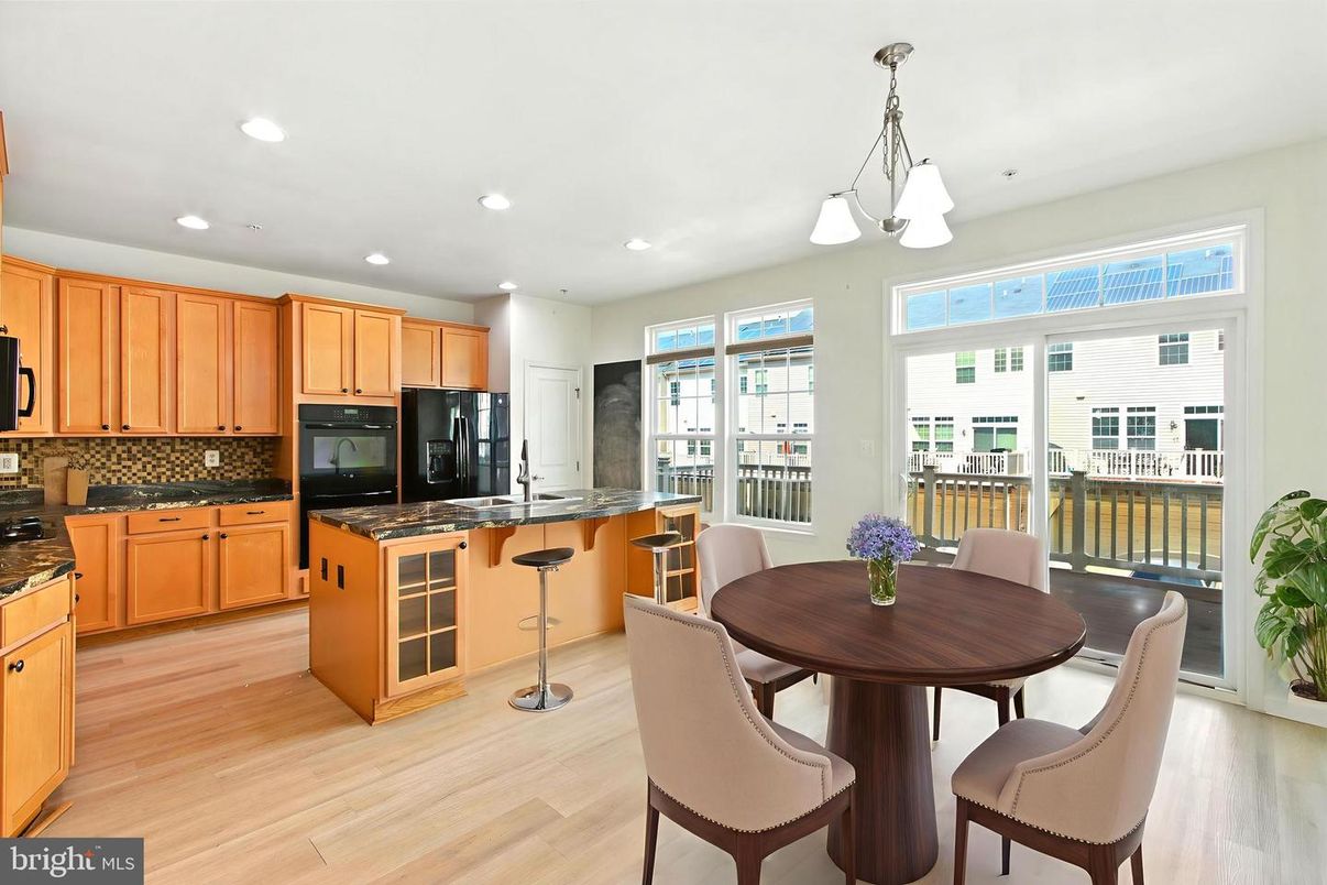 Dining room, Interior, Kitchen, Pendant Lights, Recessed Lighting, Wood Texture Flooring
