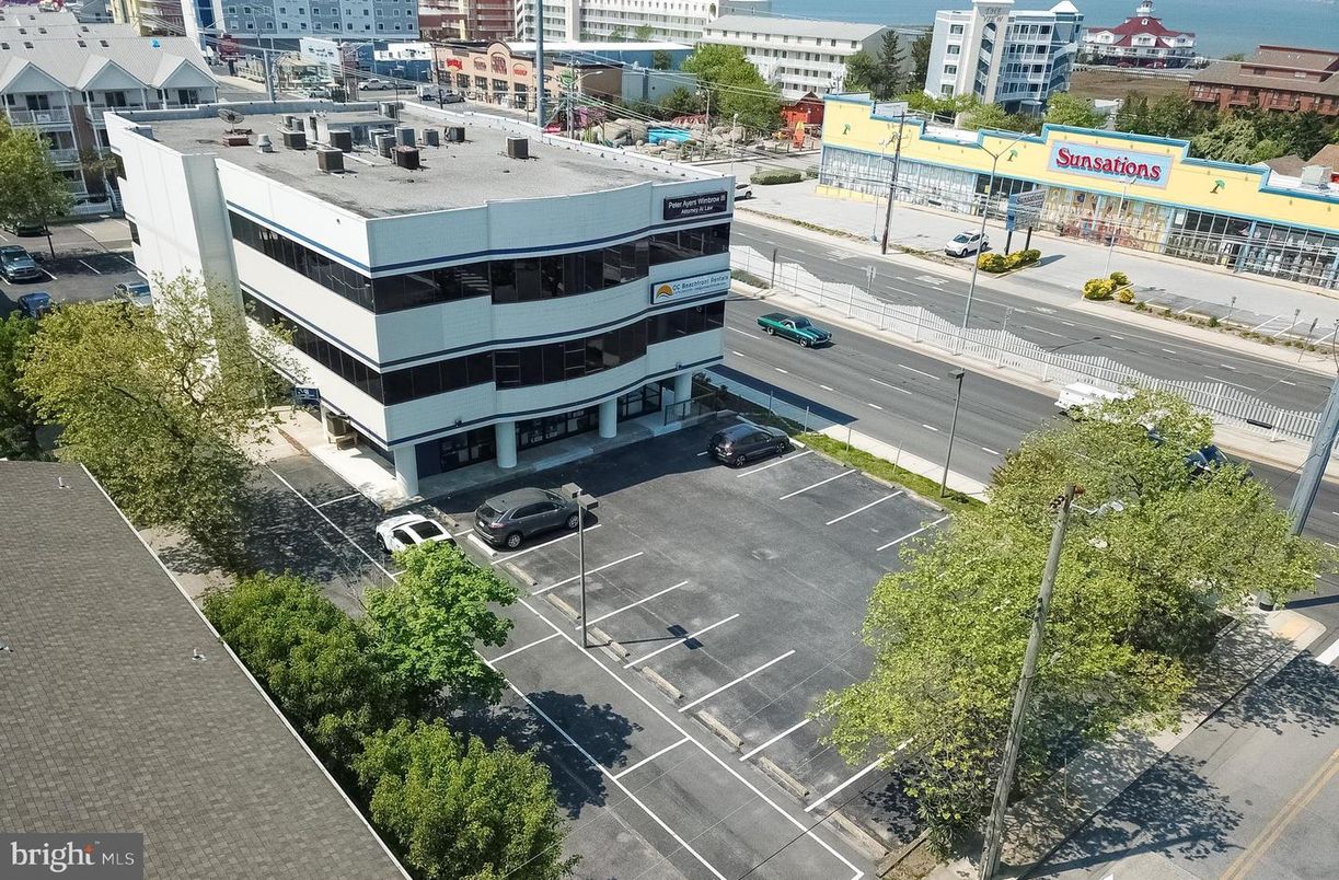 Exterior, Drone