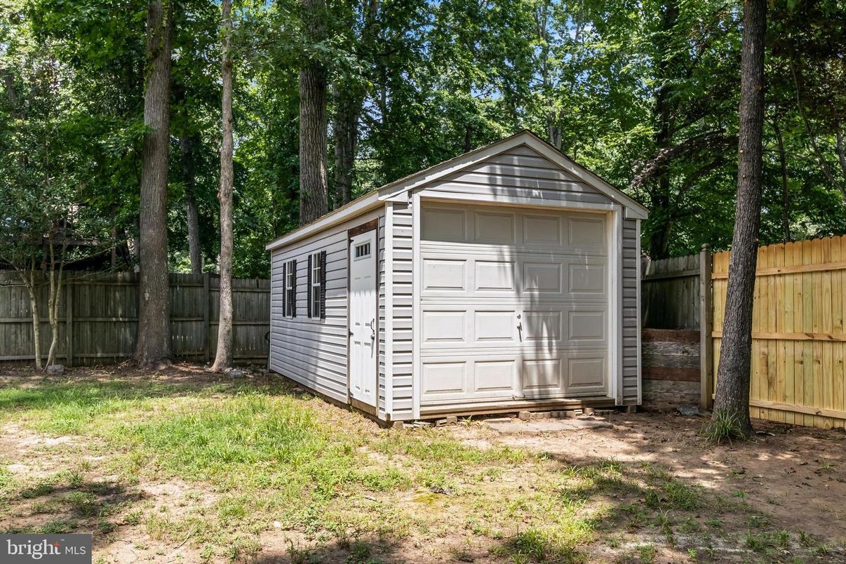 Detached Garage, Exterior