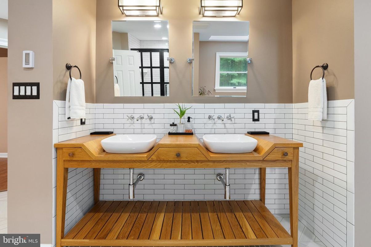 Bathroom, Dual Sink Vanities, Interior, Wood Texture Flooring
