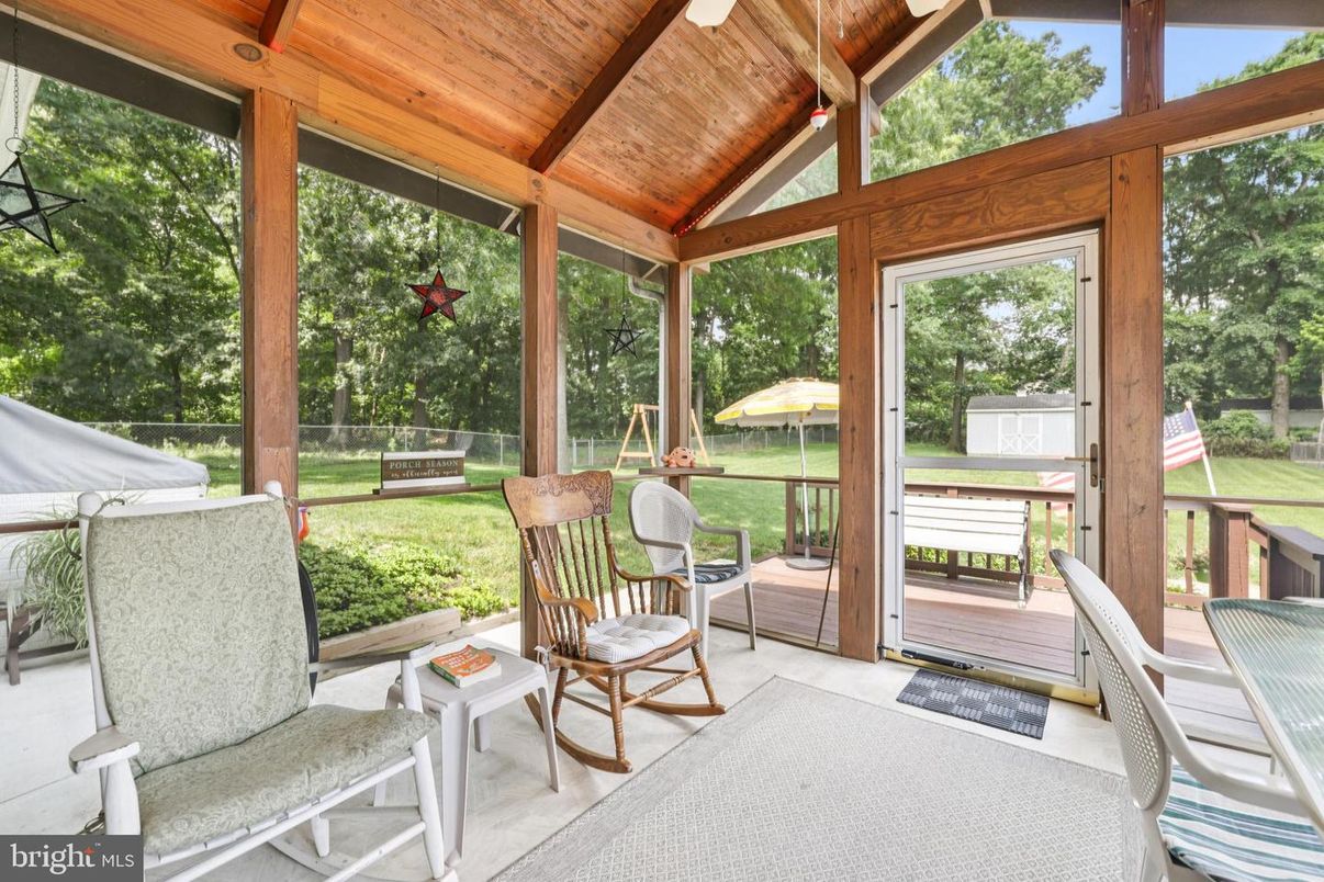 Interior, Sun Room, Wooden Ceilings, Wood Texture Flooring