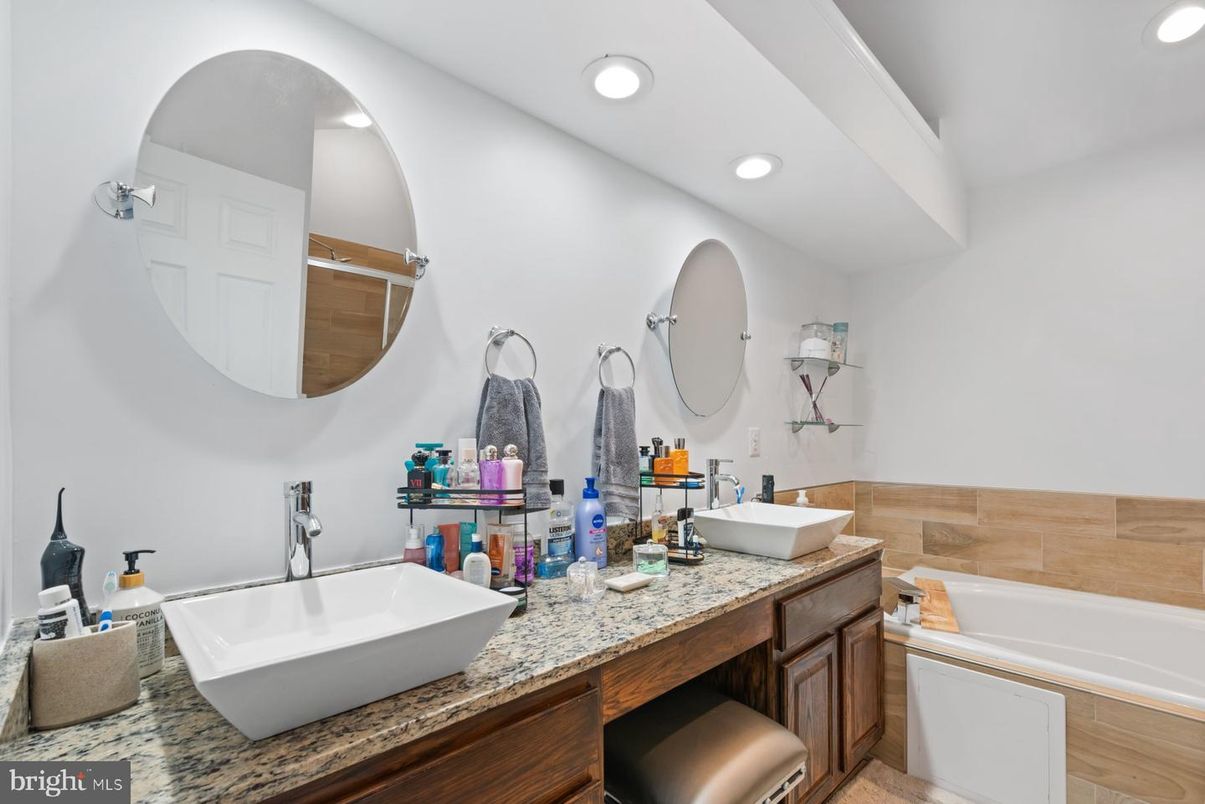 Bathroom, Dual Sink Vanities, Free Standing Baths, Interior, Recessed Lighting