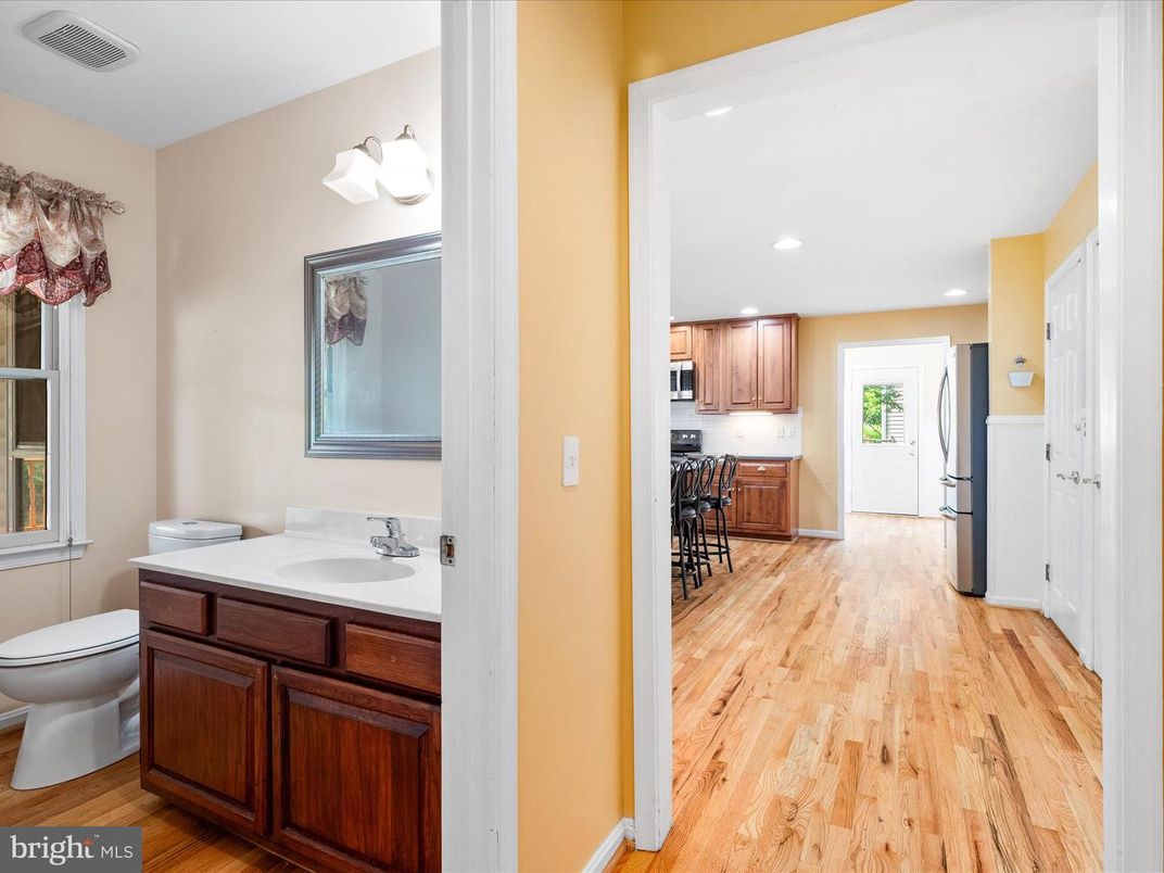 Bathroom, Interior, Recessed Lighting, Wood Texture Flooring