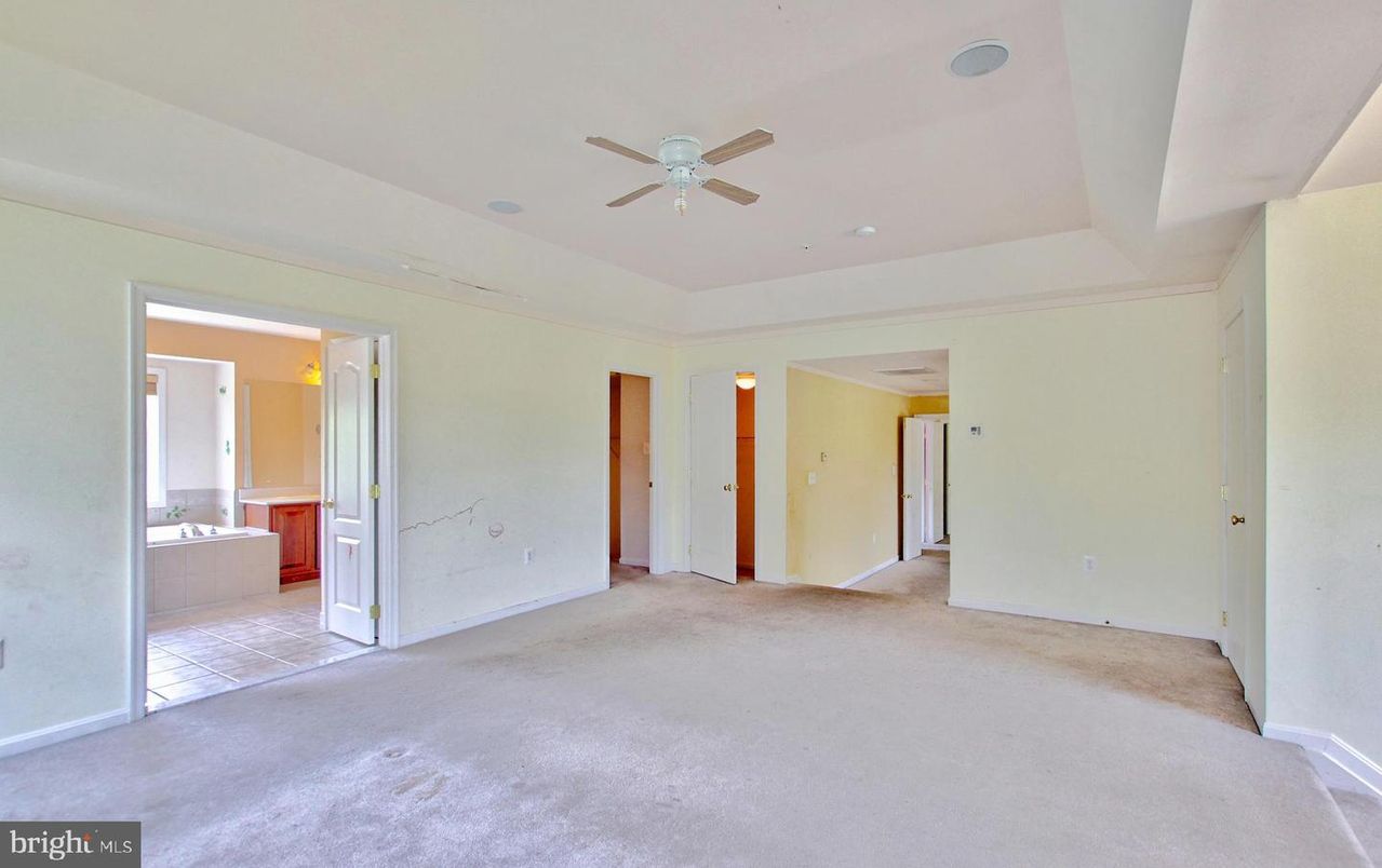 Bathroom, Empty room, Interior