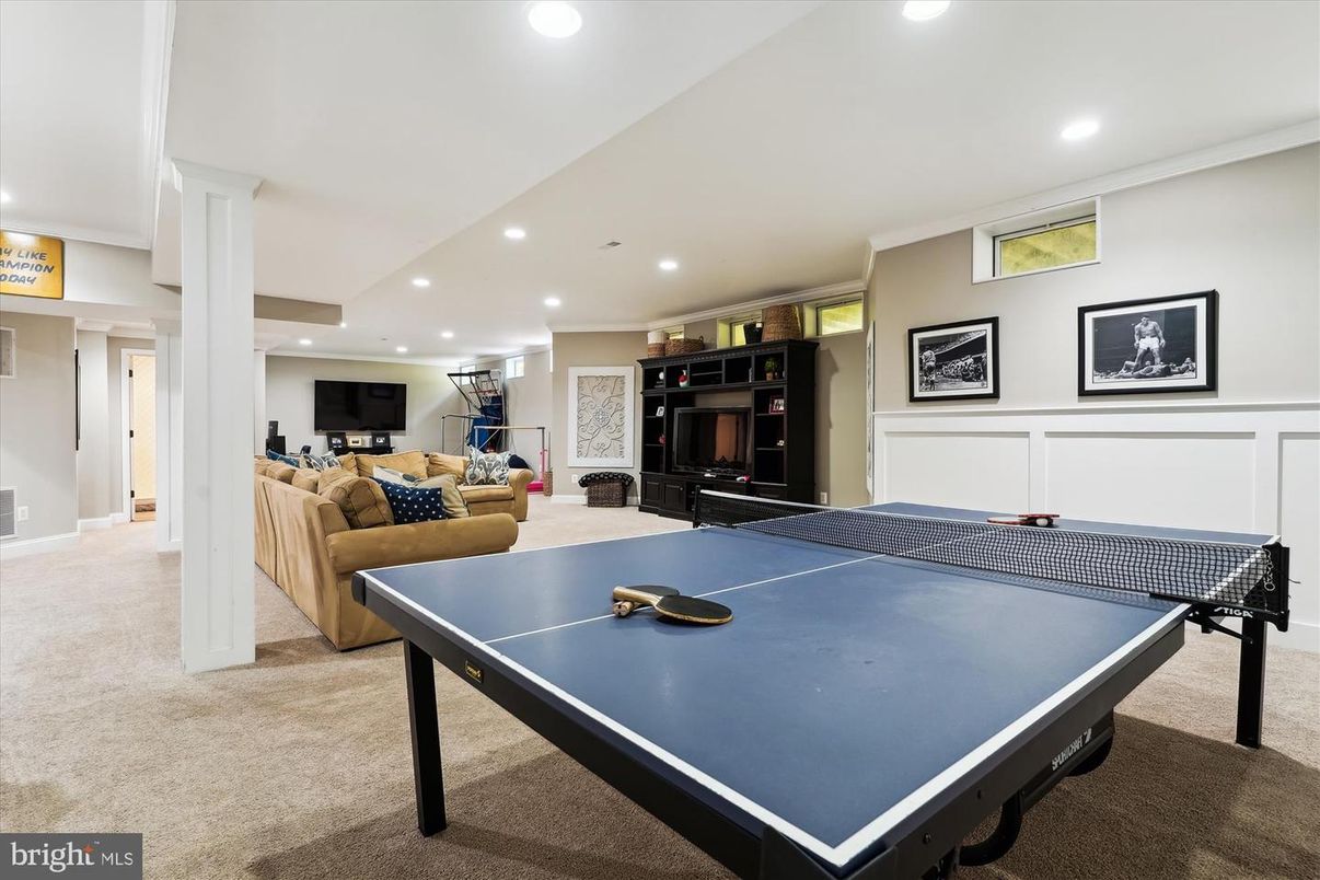 Game Room, Interior, Living room, Recessed Lighting