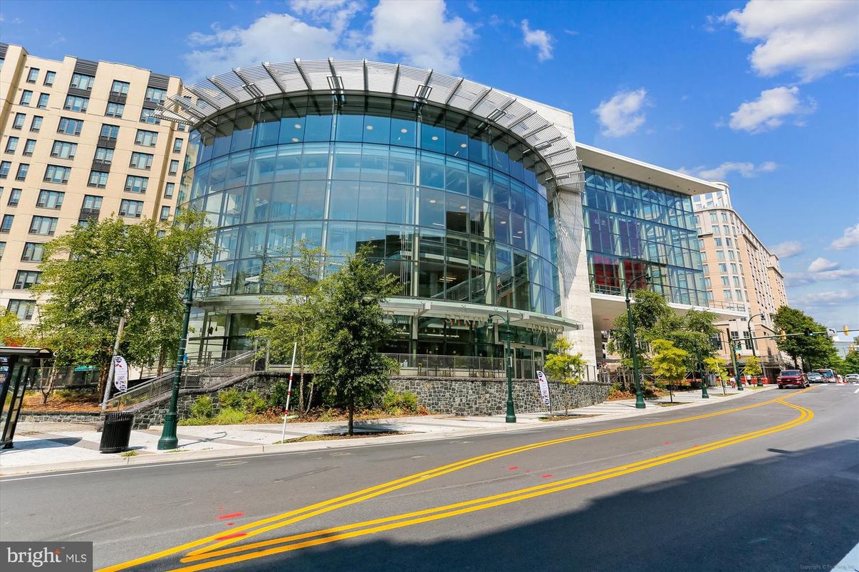 Exterior, Facade, Condo Building