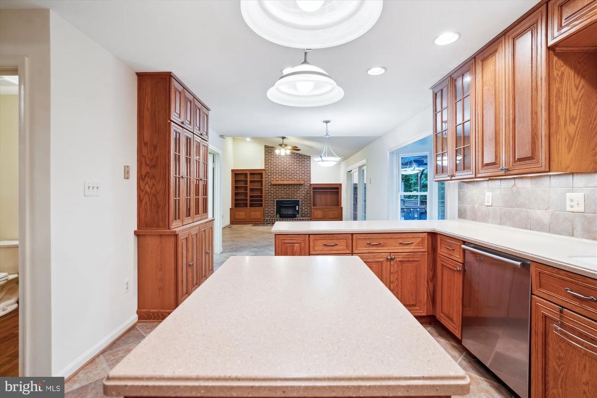 Fireplace, Interior, Kitchen, Pendant Lights, Recessed Lighting