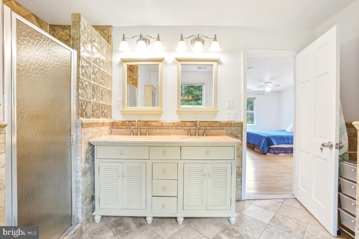 Bathroom, Bedroom, Interior