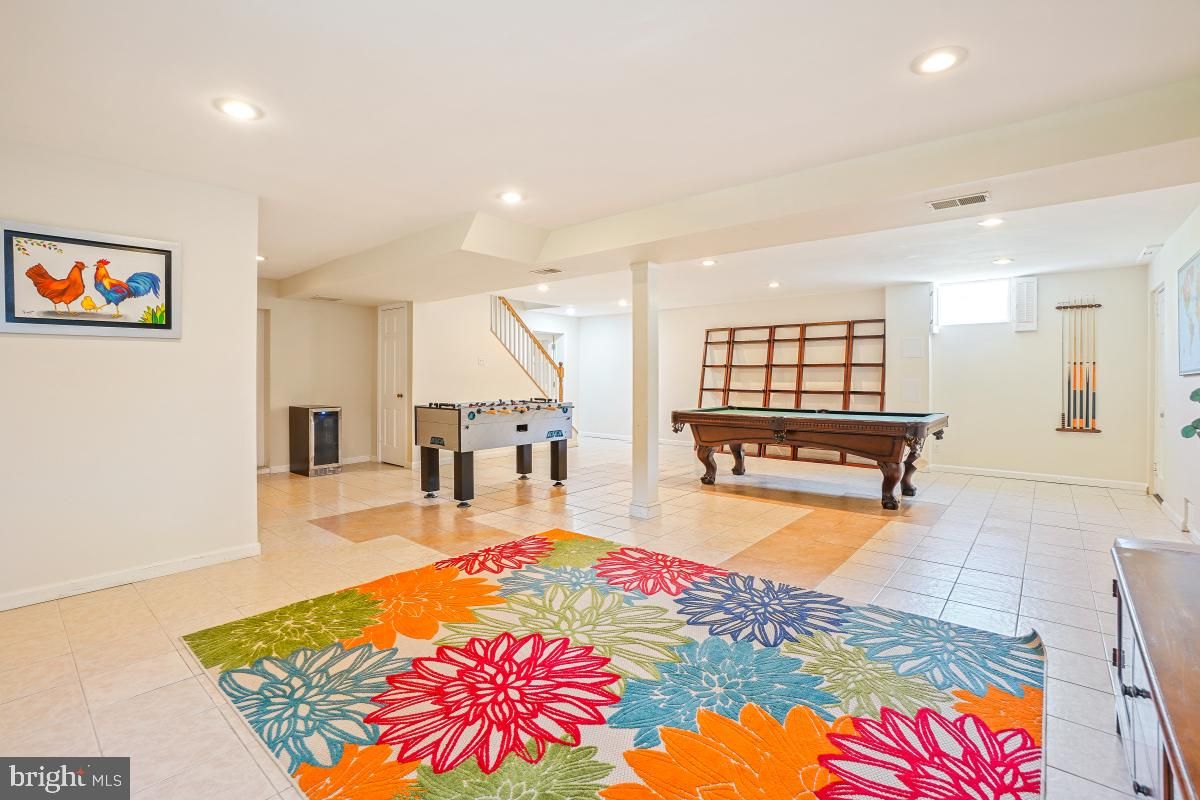 Billiard Table, Game Room, Interior, Recessed Lighting