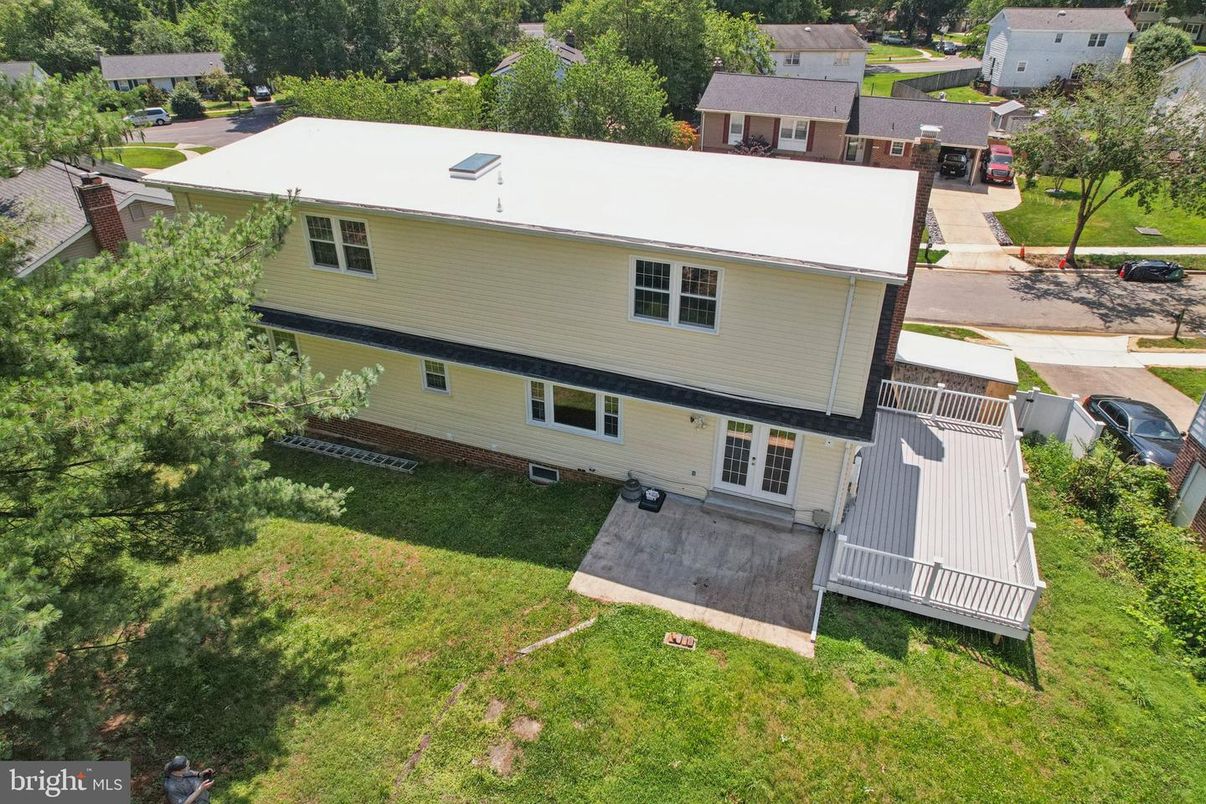 Exterior, Drone